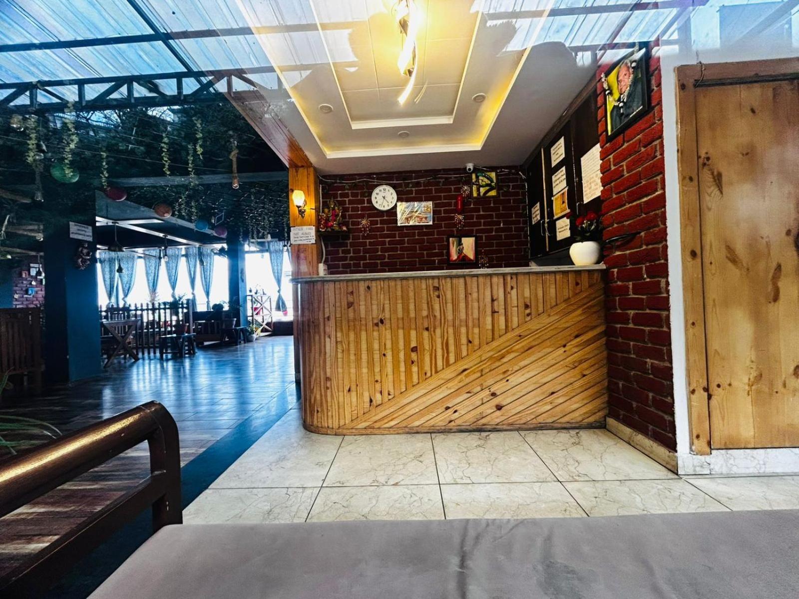 Hangout Inn Bhāgalpur Eksteriør billede